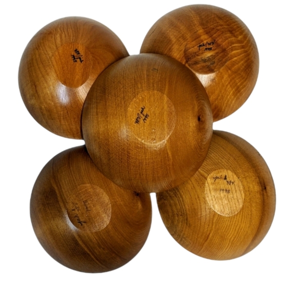 Wooden bowls, small (5) hand painted, signed - Picture 2 of 10